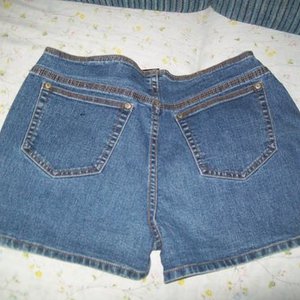 No Boundaries Stretch Shorts 5 is being swapped online for free