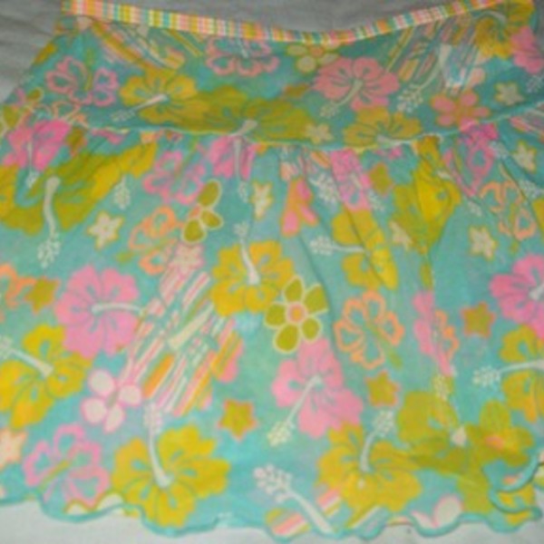 Kids Bathing Suit Cover L is being swapped online for free