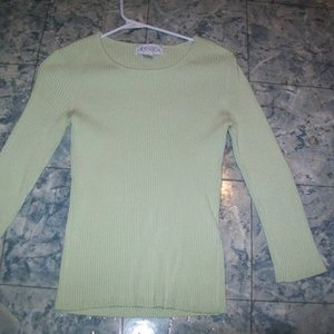 Casual Corner Annex Green Sweater Large is being swapped online for free