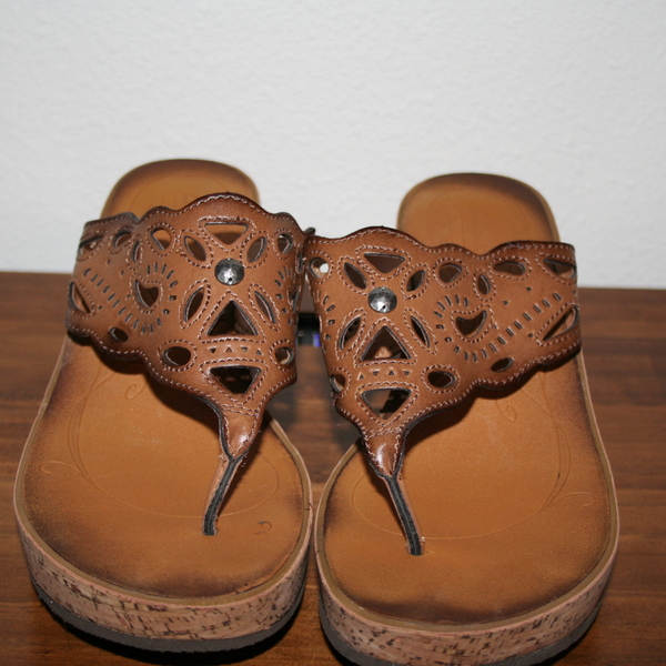Clarks Sandals Size 8.5 is being swapped online for free