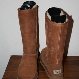 Authentic UGG Classic Tall Size 7 Chestnut is being swapped online for free