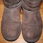 Authentic UGG Classic Tall Size 7 Chocolate is being swapped online for free