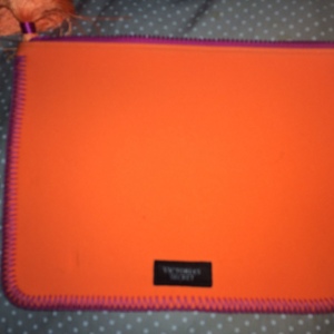 VS makeup bag is being swapped online for free