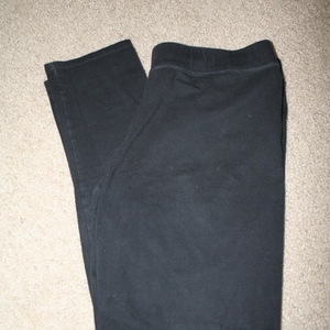 Aerie Basic Black Leggings Size L is being swapped online for free
