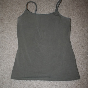 Lot of 2 Layering Built-In Shelf Tanks Size L is being swapped online for free