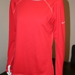 Nike Pro Long Sleeve Cold Weather Running Top Size L is being swapped online for free