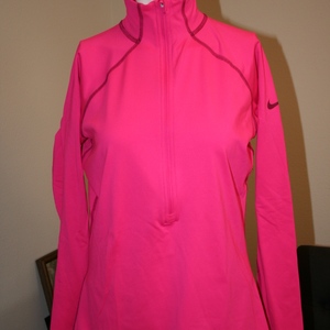 Nike Zip Up Size Large  is being swapped online for free