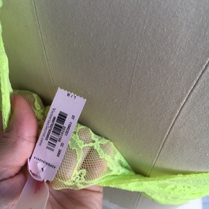 NWT Lime Green VS Bralette Sz L A-C is being swapped online for free