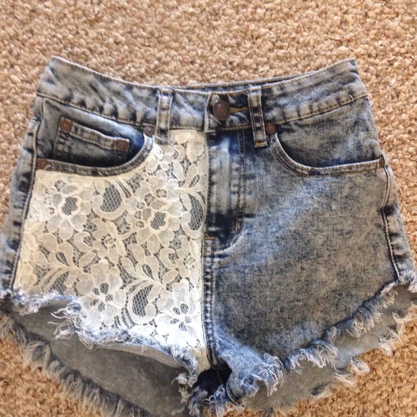 High waisted half lace shorts Bluenotes is being swapped online for free