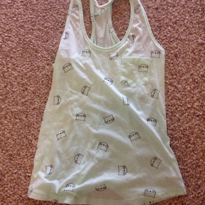 Green cat top bluenotes  is being swapped online for free