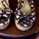 Sandal Wedges is being swapped online for free