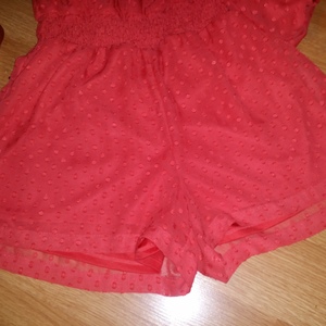 Red Romper Sz M is being swapped online for free