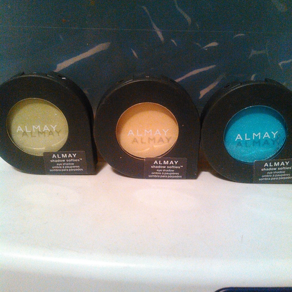 New Almay eye shadows is being swapped online for free