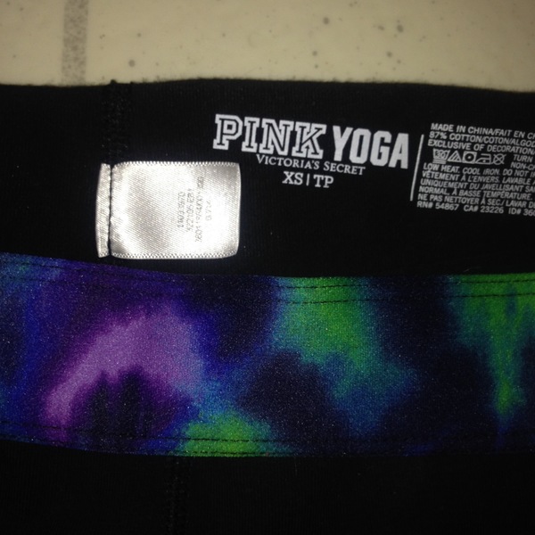 Victoria's Secret yoga shorts is being swapped online for free