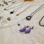 HUGE lot of jewelry!!! (not just the first photo -> more in the other photos...!) is being swapped online for free