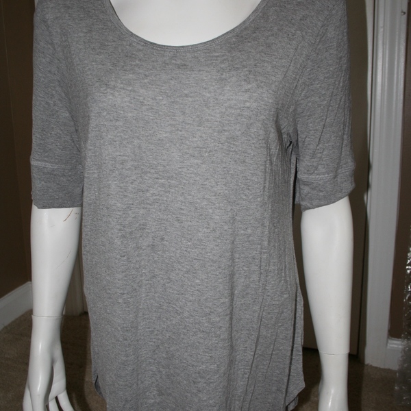 H&M Scoop Neck 3/4 Sleeve Top L is being swapped online for free