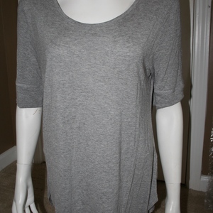 H&M Scoop Neck 3/4 Sleeve Top L is being swapped online for free