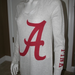 NWOT Victoria's Secret PINK University of Alabama Thermal L  is being swapped online for free