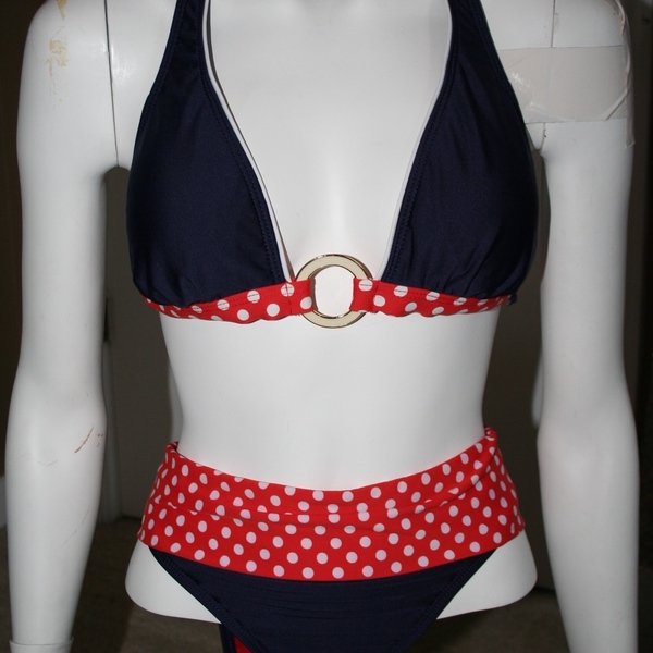 Tommy Hilfiger Bikini 10  is being swapped online for free
