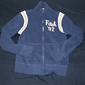 A&F zippered top collar soft and warm is being swapped online for free