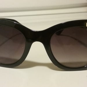 Espirit Retro sunglasses  is being swapped online for free