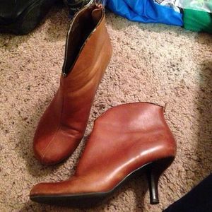 Franco Sorto Brown Bootie is being swapped online for free