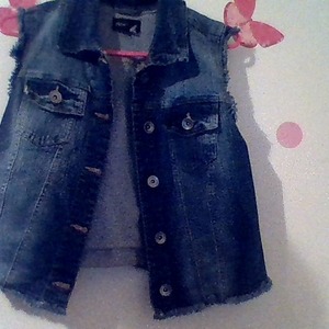 New Look jean jacket NO SLEEVES is being swapped online for free