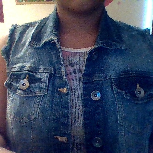 New Look jean jacket NO SLEEVES is being swapped online for free