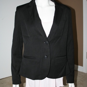 Black Work Dress Suit Jacket Size 8 is being swapped online for free