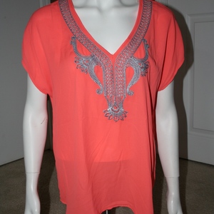 NWT Coral Dress Top Size XL is being swapped online for free
