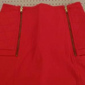 red skirt is being swapped online for free