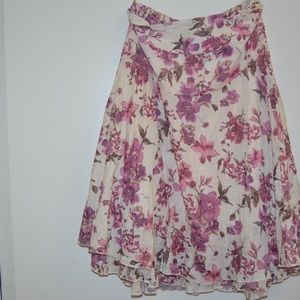 FLORAL AND DENIMS - GOOD SECOND HAND AND UNIQUE SKIRTS FROM SAUDI ARABIA is being swapped online for free