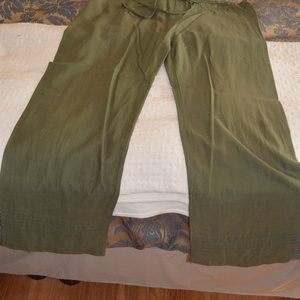 FLORAL AND DENIMS - GOOD SECOND HAND AND UNIQUE SKIRTS FROM SAUDI ARABIA is being swapped online for free