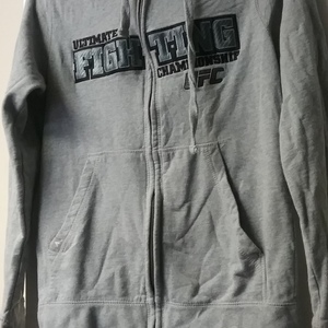 Ultimate fighting hoodie -s is being swapped online for free