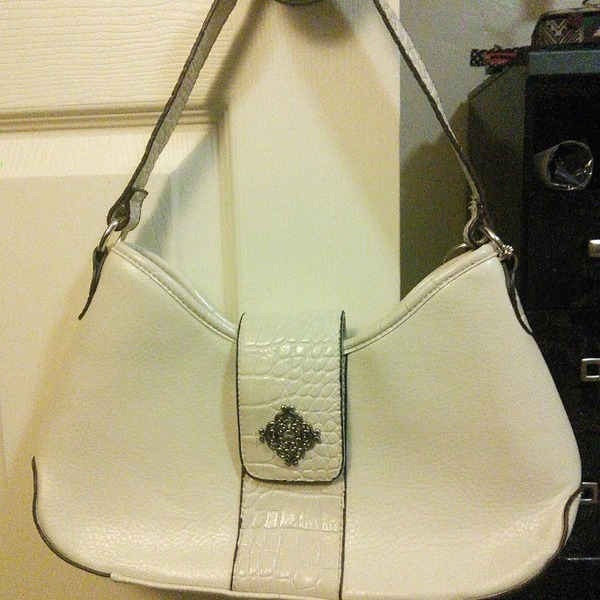 Ivory Purse is being swapped online for free