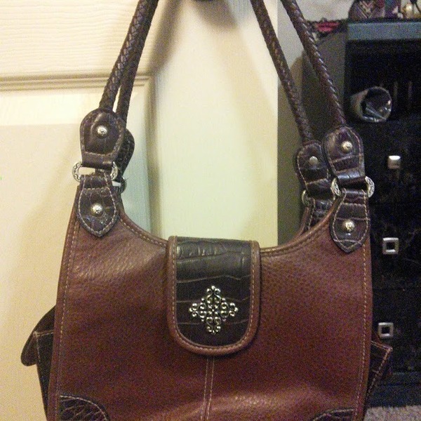 Dark Brown Purse is being swapped online for free