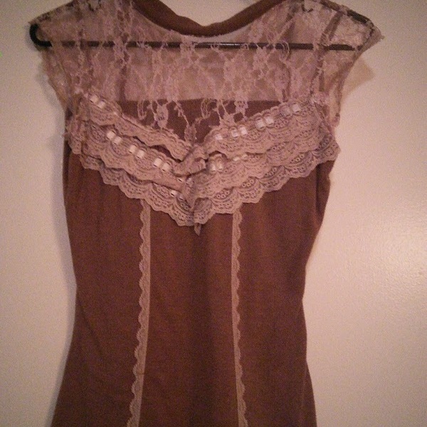 Adorable brown lace top is being swapped online for free