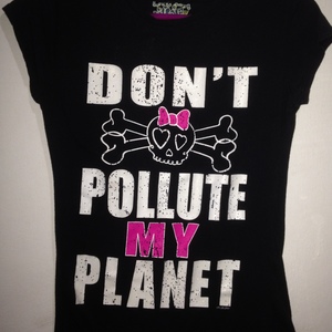 don´t pollute my planet tee is being swapped online for free