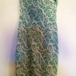Arabesque dress  is being swapped online for free