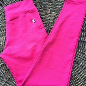 pink leggings is being swapped online for free