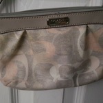 Coach Wristlet is being swapped online for free