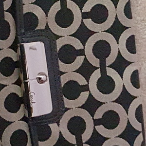 Coach wristlet  is being swapped online for free