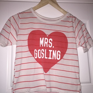 Mrs. Ryan gosling crop top is being swapped online for free