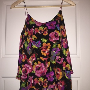Floral tank top  is being swapped online for free