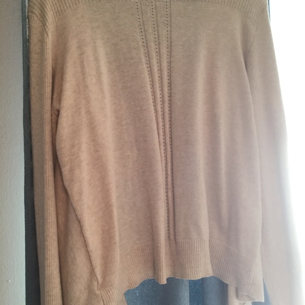 Size extra-large sweater light khaki is being swapped online for free