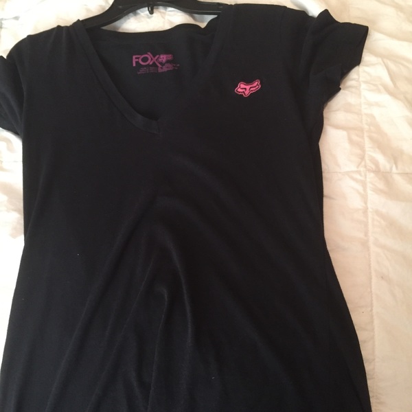 Black size medium fox racing women's T-shirt V-neck is being swapped online for free