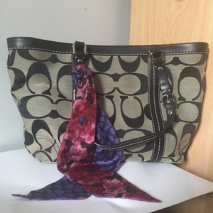 Pre-loved Coach bag is being swapped online for free