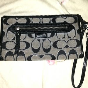 coach wallet is being swapped online for free