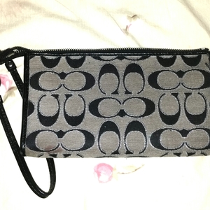 coach wallet is being swapped online for free