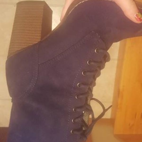 Beautiful Blue Suede Boots  is being swapped online for free